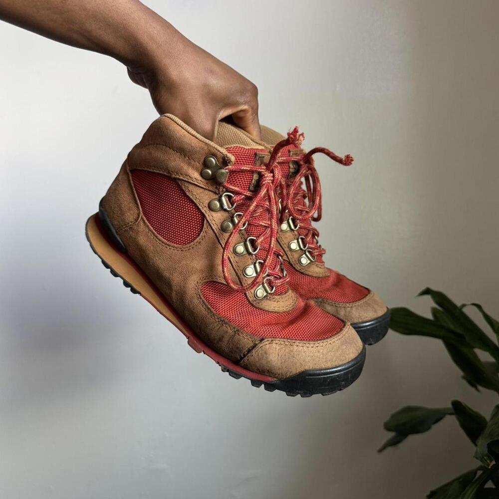 Rare Vintage women’s DANNER JAG Hiking Boots - Gorpcore Earth Tones‎